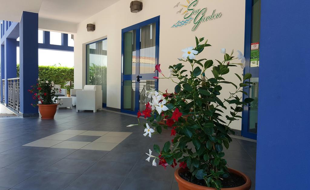 Sea Garden Hotel Acquappesa Bagian luar foto