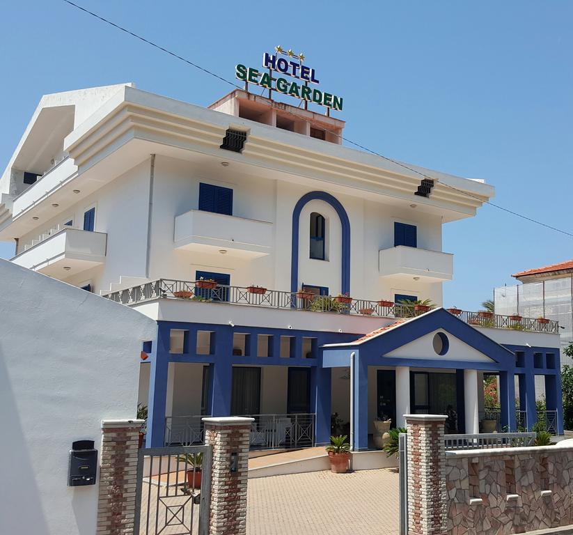 Sea Garden Hotel Acquappesa Bagian luar foto