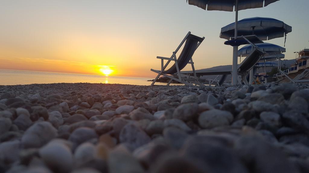 Sea Garden Hotel Acquappesa Bagian luar foto